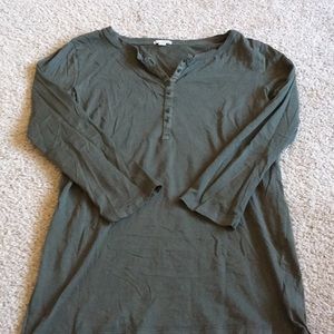 GAP 3/4 olive Henley shirt